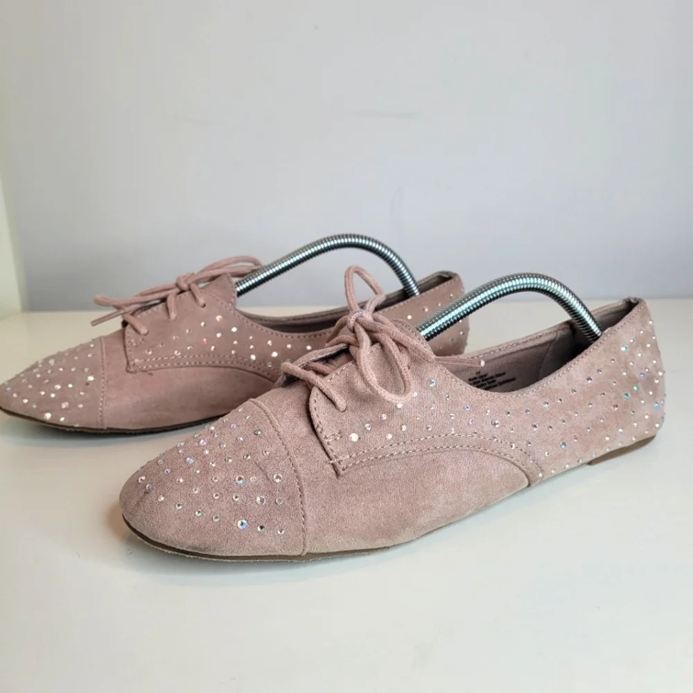 Xhilaration Shoes Beige Tan and Crystal Rhinestone Studs Size Women's 11